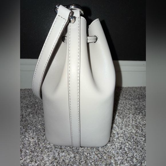 Michael Kors gray drawstring bucket bag with shoulder strap - Picture 5 of 12